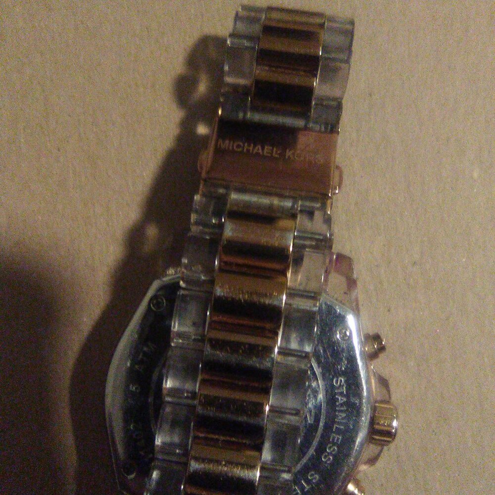 Female Michael kors watch - Picture 2 of 3